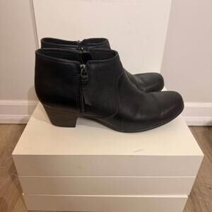 Clarks Collection Black Ankle Boots Heeled Women's 10 Leather Zip Up Dress